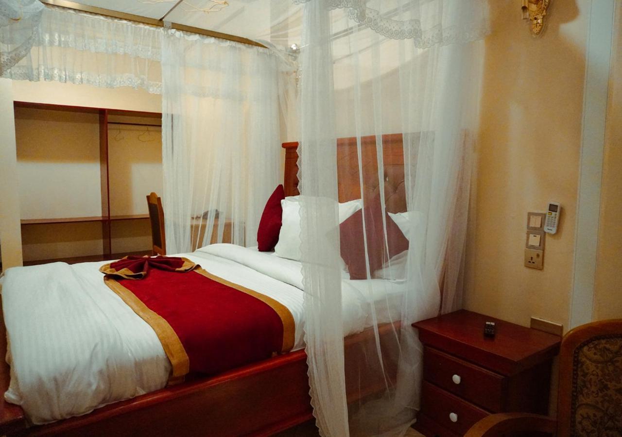 Senator Hotel Arusha Buitenkant foto