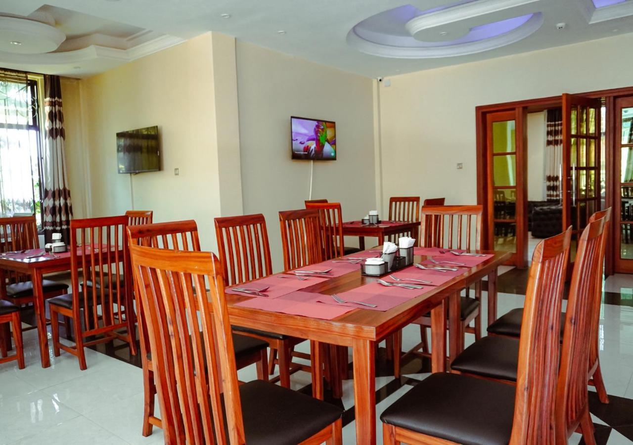 Senator Hotel Arusha Buitenkant foto